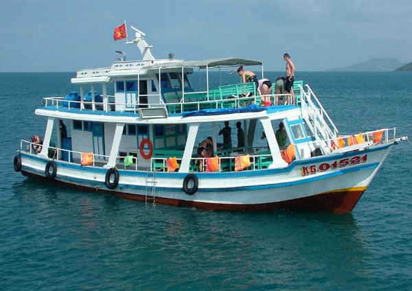 Tour tàu câu cá , ngắm san hô Nam Đảo