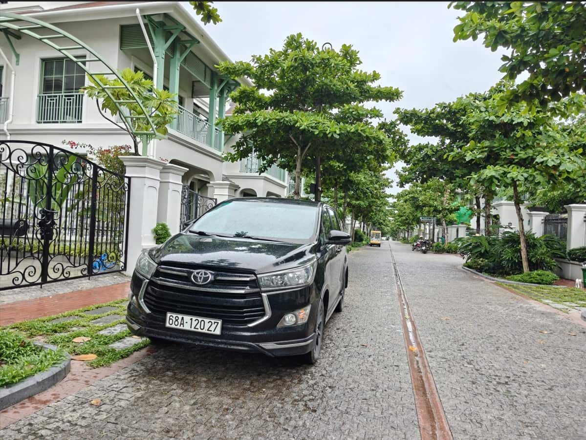 TOYOTA INNOVA 2020